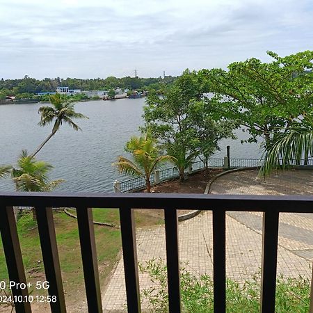 Ripples Backwater Resort, Коллам Экстерьер фото