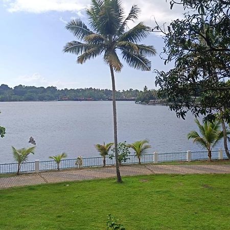 Ripples Backwater Resort, Коллам Экстерьер фото