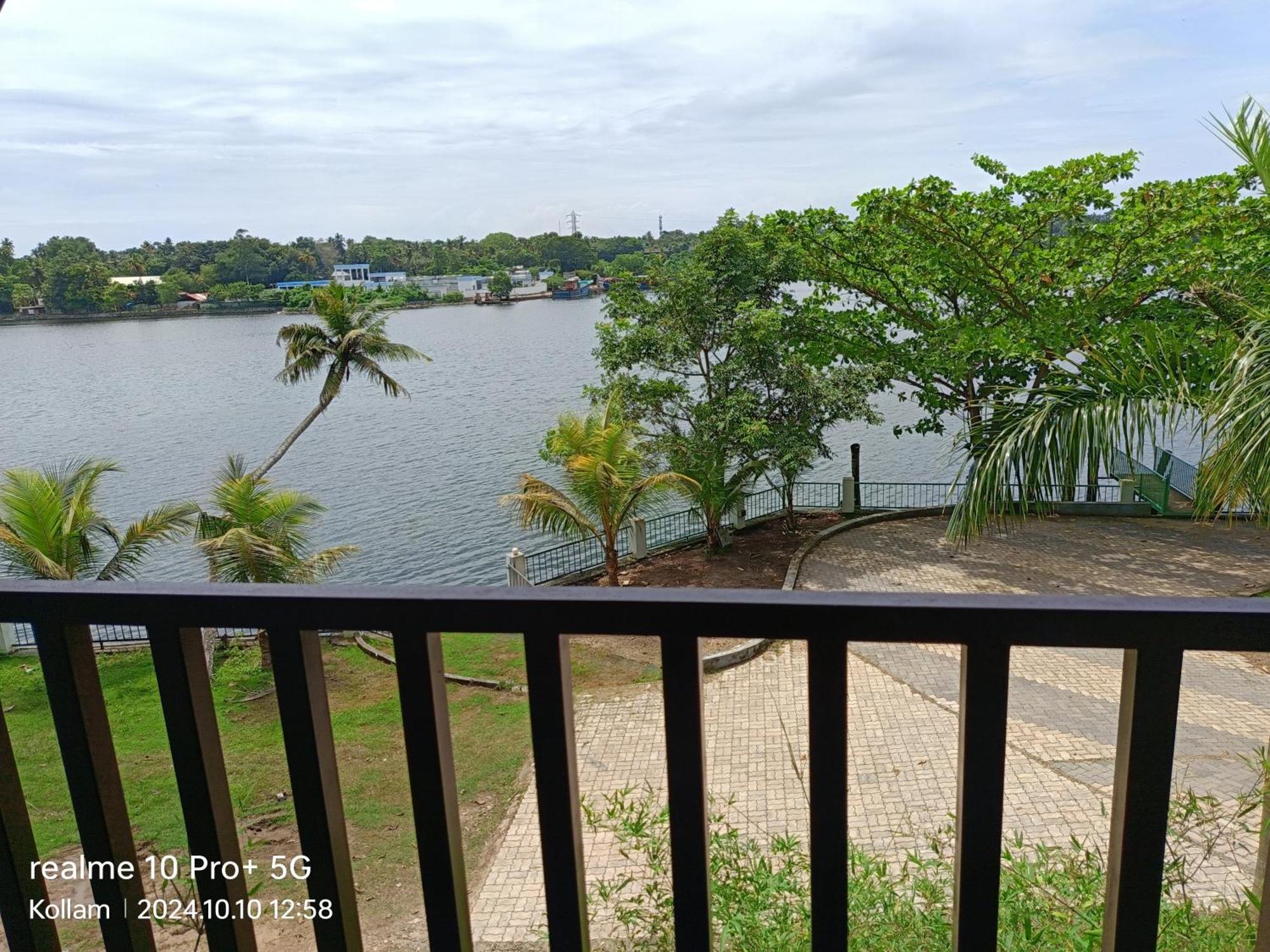 Ripples Backwater Resort, Коллам Экстерьер фото