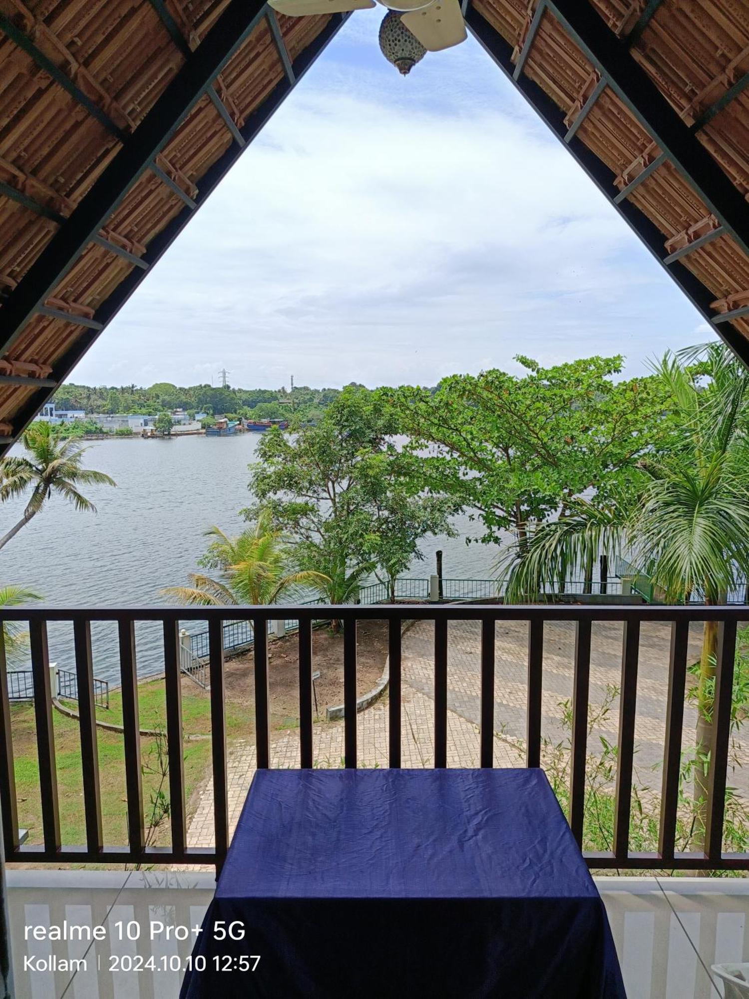 Ripples Backwater Resort, Коллам Экстерьер фото