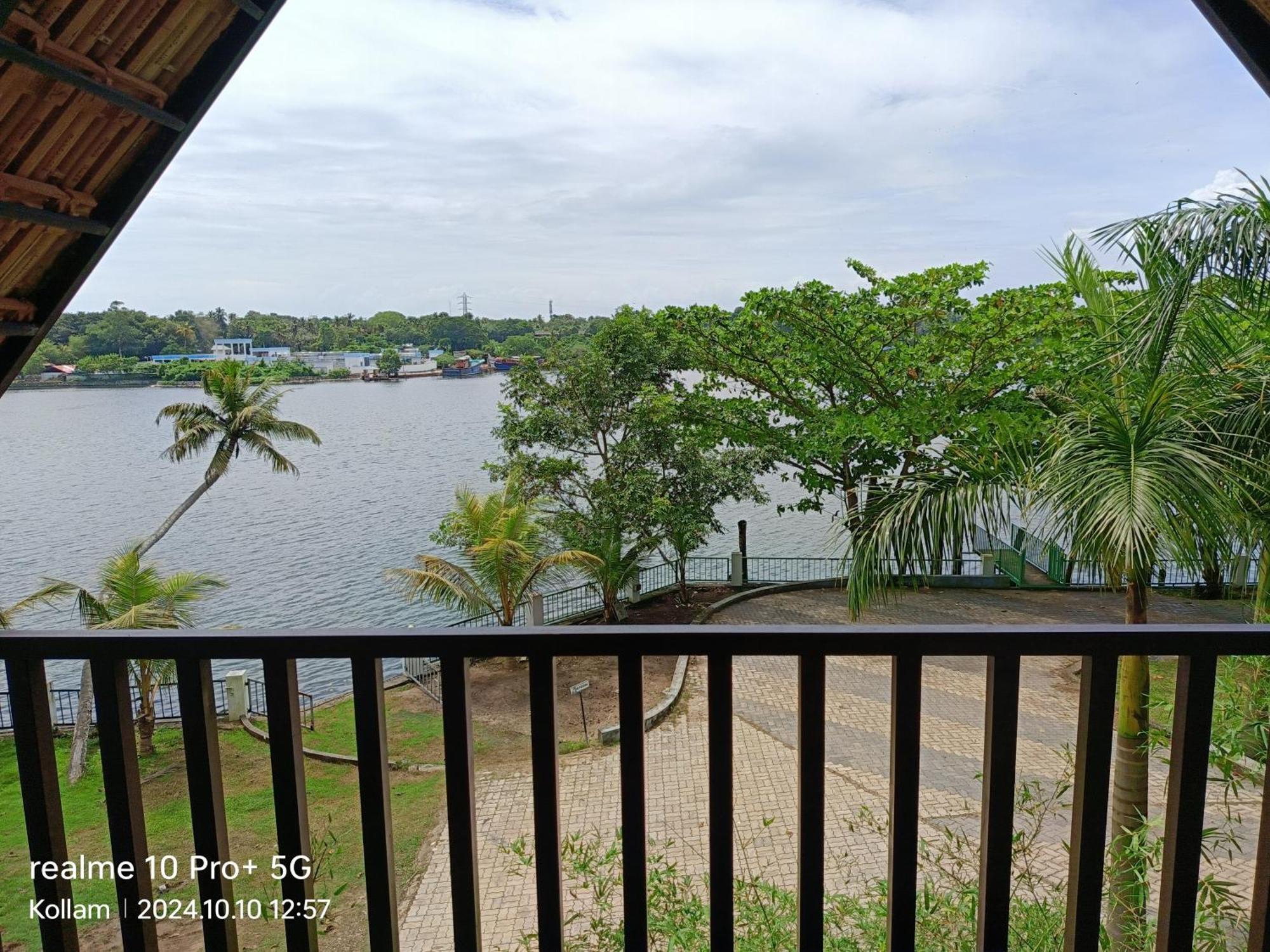 Ripples Backwater Resort, Коллам Экстерьер фото